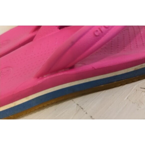 Crocs Pink Shoe Girls Slip On Flip Flops Sandals Thong Size J 1 Girls Summer - Picture 2 of 8